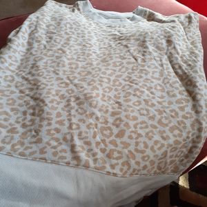 Light weight long sleeve sweater